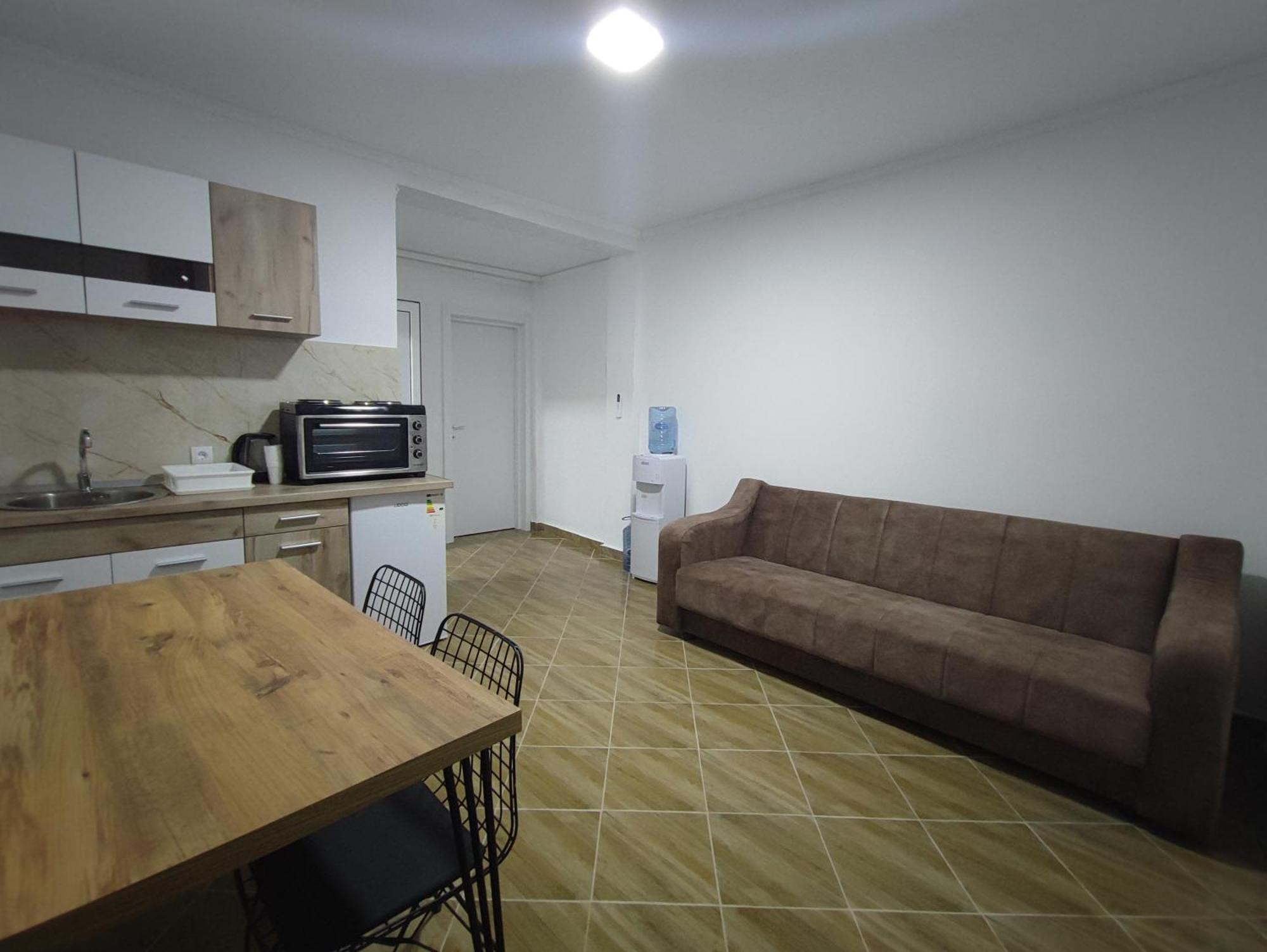 Hidden Villa Apartments โกตอร์ ภายนอก รูปภาพ
