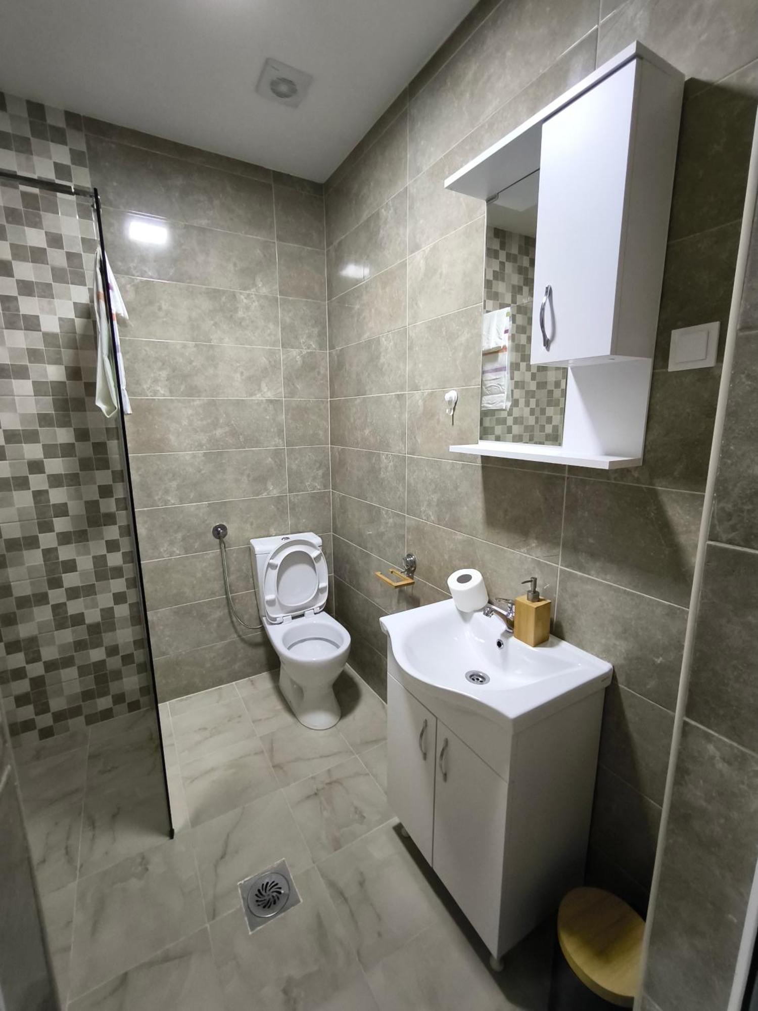 Hidden Villa Apartments โกตอร์ ภายนอก รูปภาพ