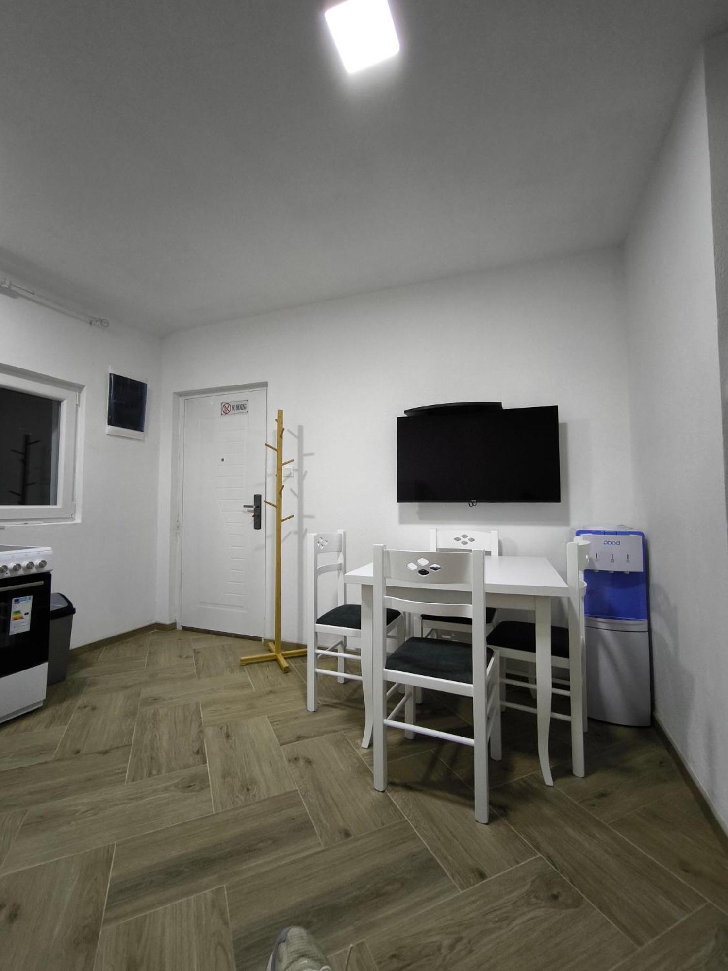 Hidden Villa Apartments โกตอร์ ภายนอก รูปภาพ